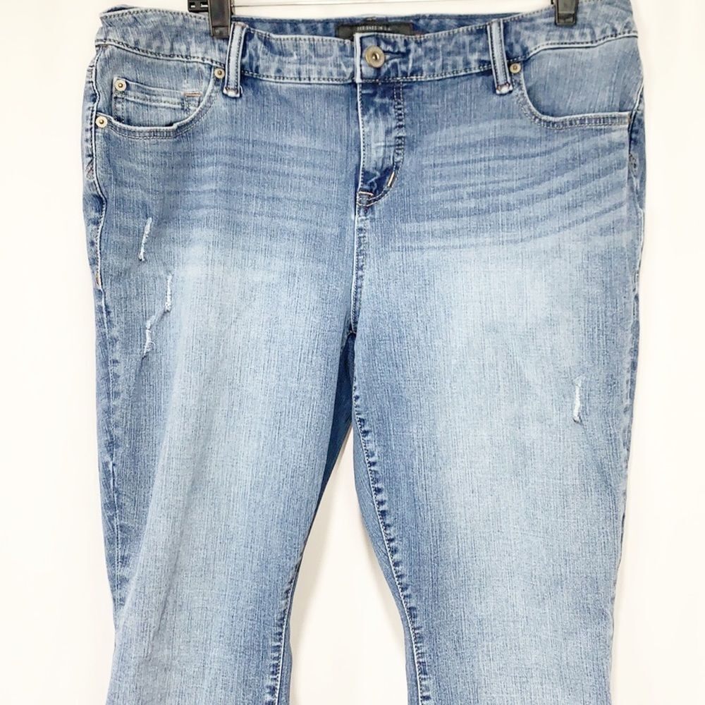 Torrid Distressed Ankle Skinny Jean Light Wash 18 - Picture 4 of 13